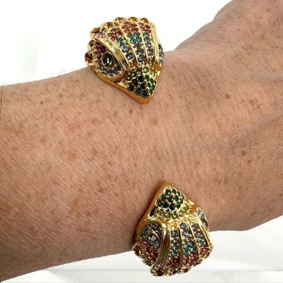 Kurt Geiger Eagle Head Crystal Cuff Bracelet Nwt Retail $148 - Picture 9 of 10